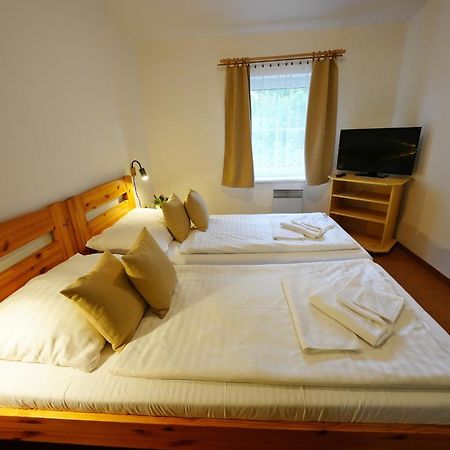 Vísky Resort Ohrada מראה חיצוני תמונה